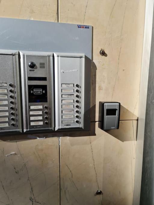 Καλινοβου 1 Κευελπιδων Πεδιον Αρεωσ Lägenhet Aten Exteriör bild